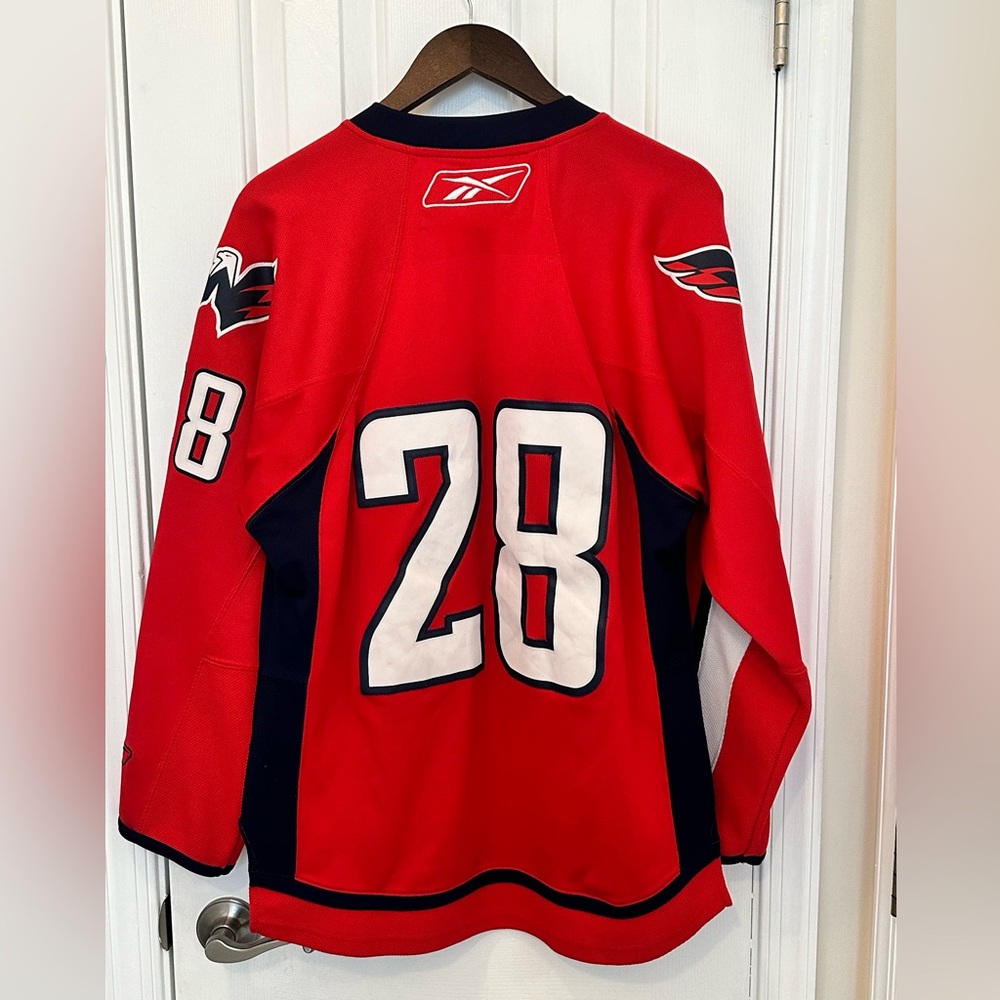 Reebok NHL Washington Capitals Red Jersey #28 Authentic Jersey Men’s Sz: Small - Picture 10 of 11
